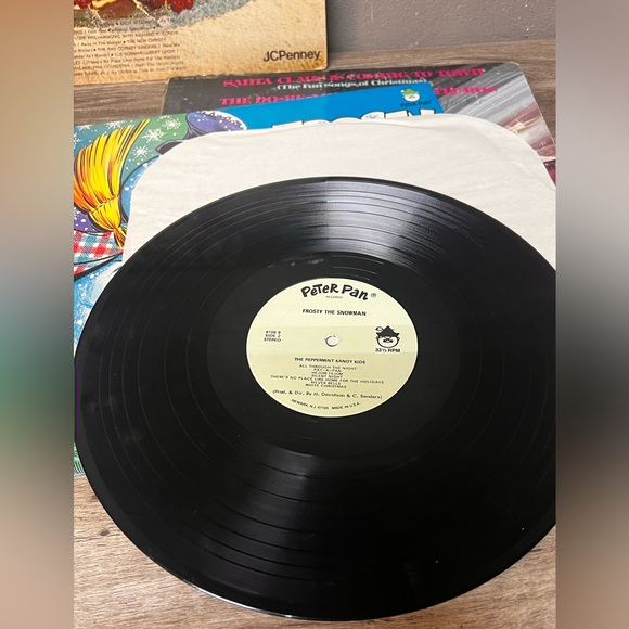 Christmas Vinyl Record Lot - Frosty The Snowman, That Christmas Feeling, Santa - Picture 2 of 5